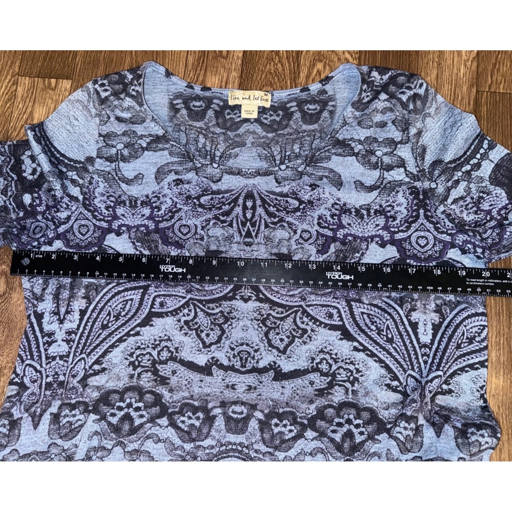 Live and Let Live Blue Paisley Damask Crochet Lace Hem Top Womens Medium STARAC - Picture 4 of 7